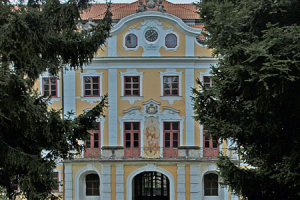 chlum-u-trebone-zamek-5E6B0F09D-33C7-F861-9D5E-3AE32E46866D.jpg